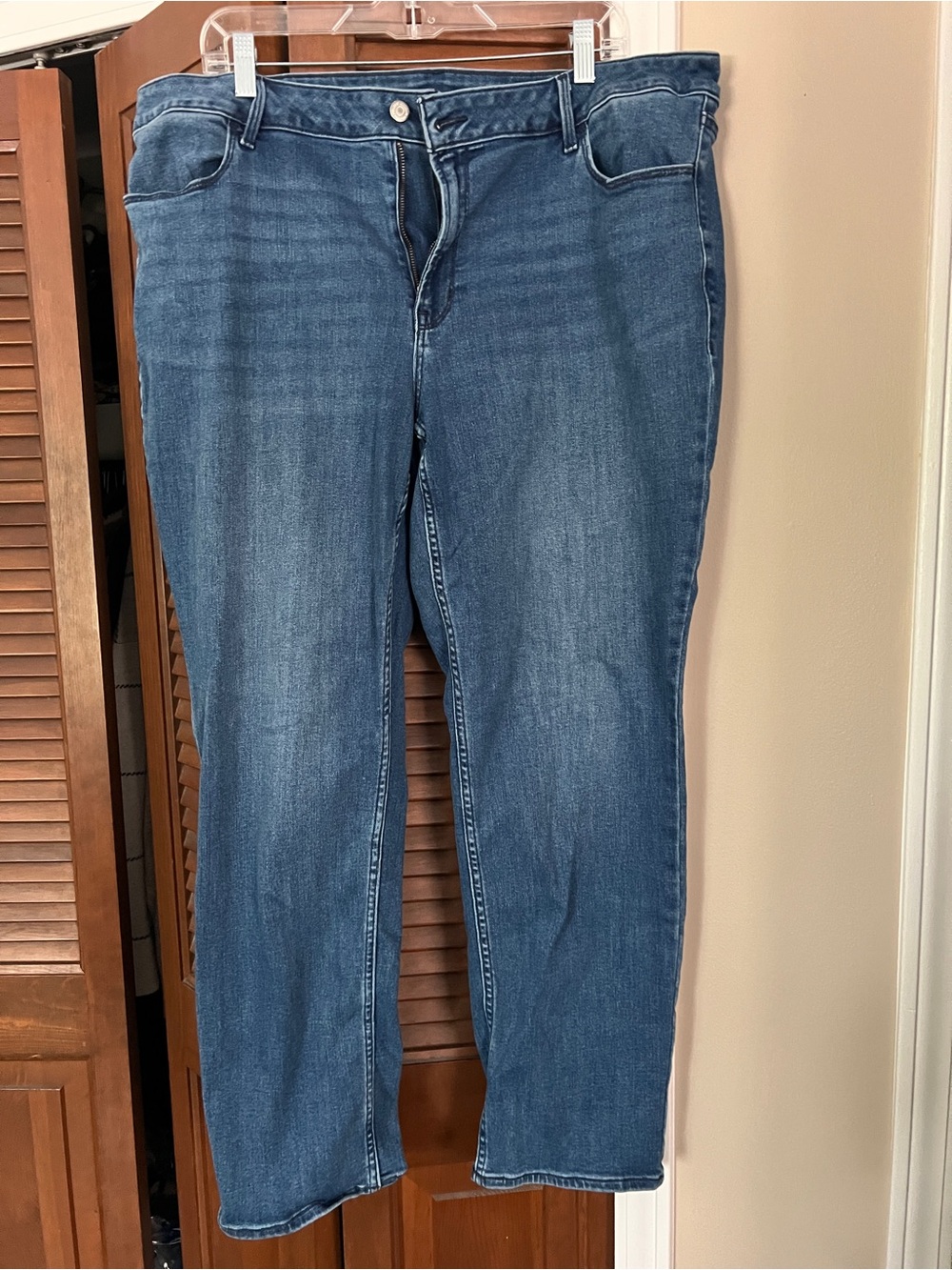 Classic Women's Blue Denim Jeans straight fit old navy size 20